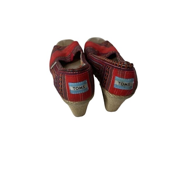 TOMS Espadrille Wedge Pumps Peep Toe Red Boho Pattern Canvas Women size 8.5 - Picture 3 of 9